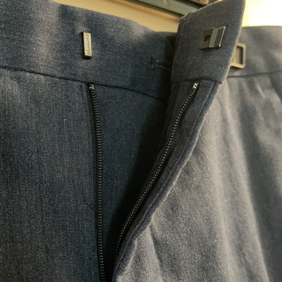 Men’s Express Dress Pants by Innovator Size 29x32 - Picture 5 of 8